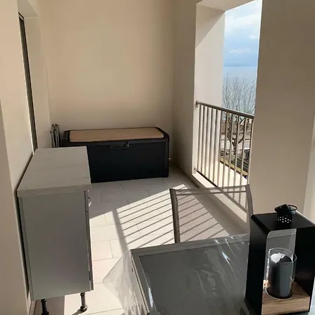 Les Pieds Dans L'eau Du Trottel Apartment *