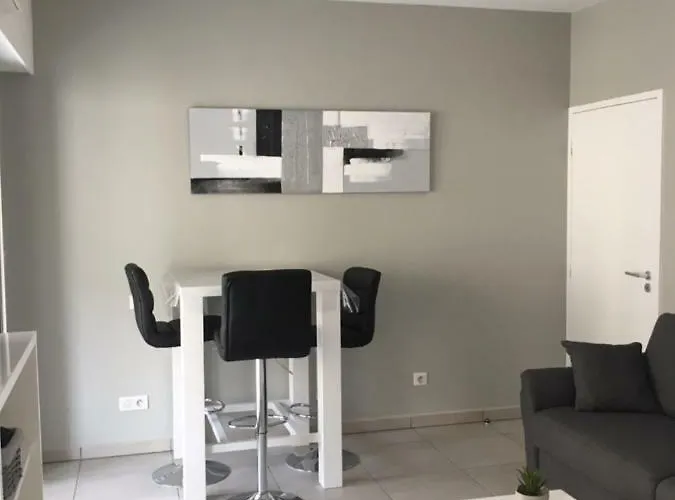 Les Pieds Dans L'eau Du Trottel Ajaccio (Corsica)