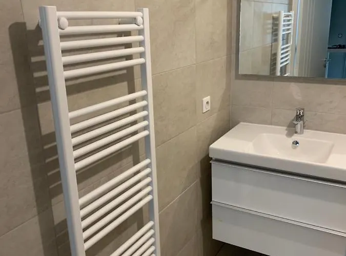 Les Pieds Dans L'eau Du Trottel *