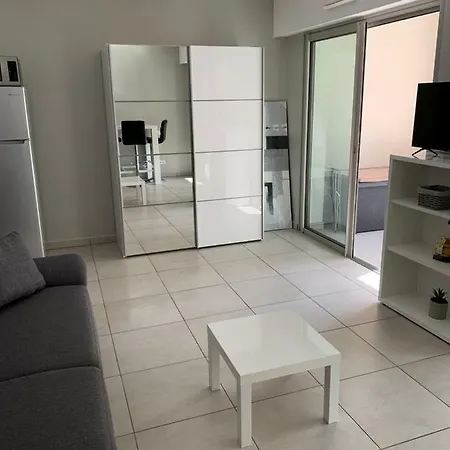 Les Pieds Dans L'eau Du Trottel Appartement *