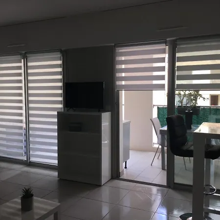 Les Pieds Dans L'eau Du Trottel Ajaccio (Corsica)